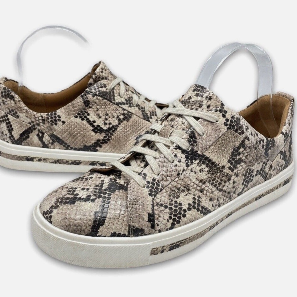 Clarks unstructured faux python women’s sneakers. Size 10W (US)/ 7.5E (UK). NWT